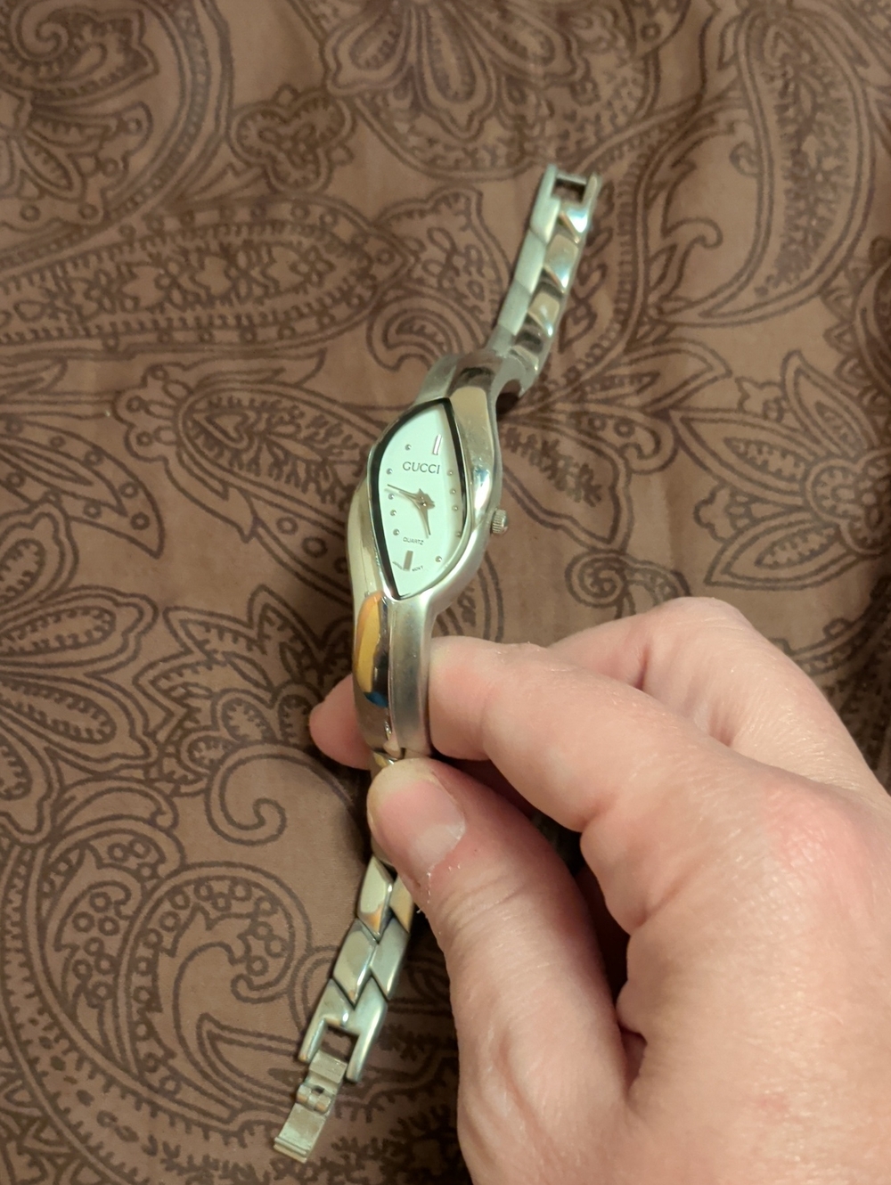 Gucci Silver-Tone Ladies Bracelet Watch with White Dial